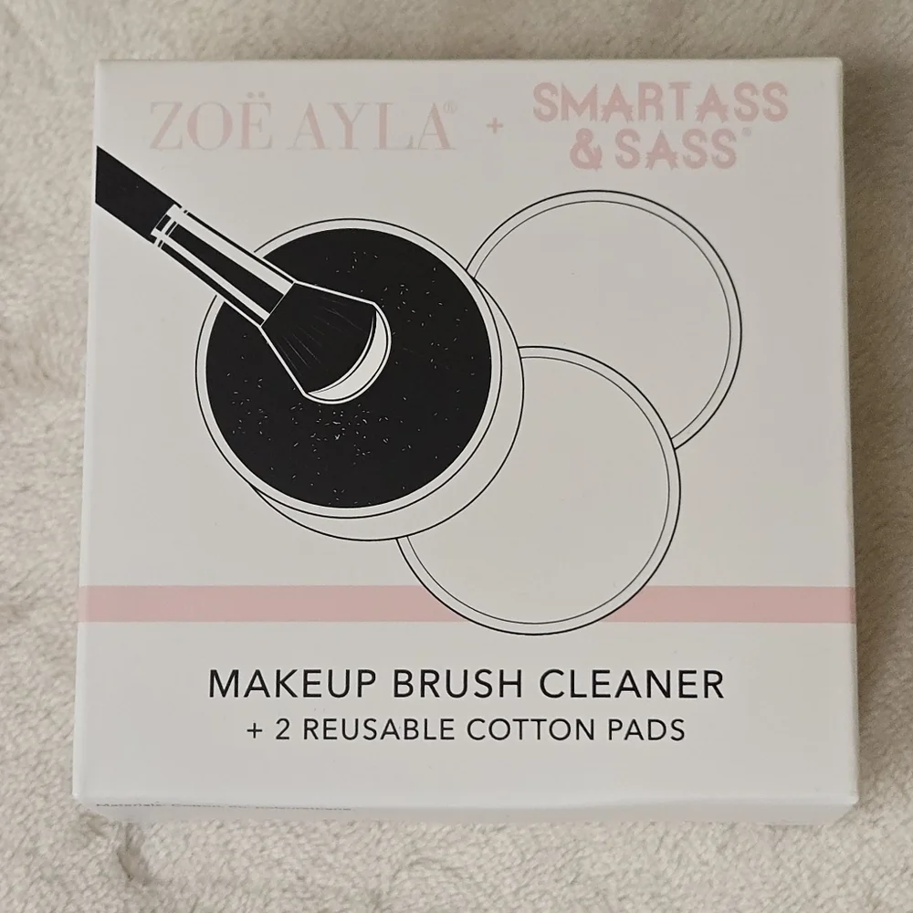 Zoe Ayla Bye B*tch Makeup Brush Cleaner + 2 Reusable Cotton Pads.